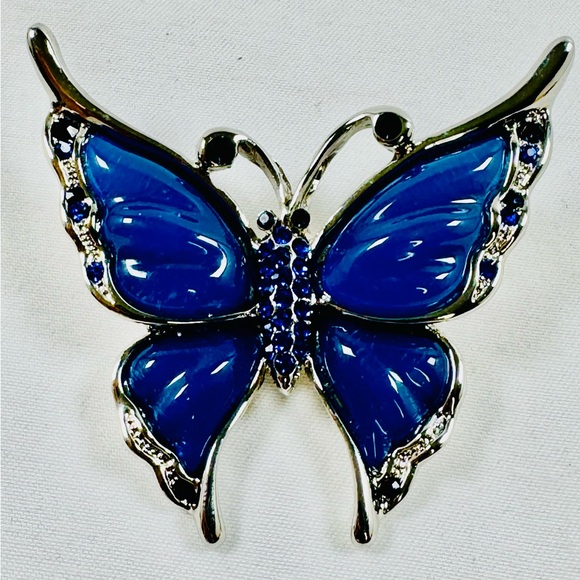 Fantasyard Butterfly Brooch Pendant Capri Blue Light Sapphire 2x2 Inches - Picture 1 of 6